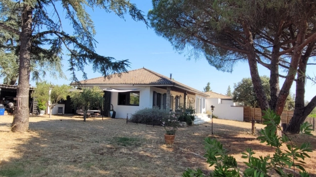 A Lovely Countryside House Setting In The Heart Of The Vineyards, Set On 4000 M2 Of Land With A Swimming Pool And Close To All Amenities. for sale for 620,000&euro; in Hérault, Languedoc-Roussillon