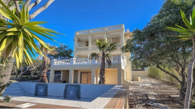 4 Bedroom(s) - 4 Bathroom(s) - 1,050m² land for sale in Var, Provence-Alpes-Côte-d\'Azur, France - FrenchPropertyPortal.com St Raphaël, Ste Maxime Area for sale for 1,980,000€ in Var, Provence-Alpes-Côte-d\'Azur