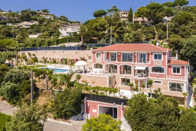 5 Bedroom(s) - 5 Bathroom(s) - 2,374m² land for sale in Alpes-Maritimes, Provence-Alpes-Côte-d'Azur, France - FrenchPropertyPortal.com Cannes Area for sale for 8,900,000€ in Alpes-Maritimes, Provence-Alpes-Côte-d'Azur