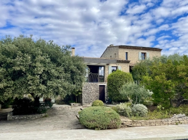 5 Bedroom(s) - 3 Bathroom(s) - 9,280m² land for sale in Vaucluse, Provence-Alpes-Côte-d\'Azur, France - FrenchPropertyPortal.com The Luberon / Vaucluse for sale for 1,680,000€ in Vaucluse, Provence-Alpes-Côte-d\'Azur