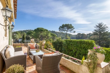 6 Bedroom(s) - 2 Bathroom(s) - 1,900m² land for sale in Alpes-Maritimes, Provence-Alpes-Côte-d'Azur, France - FrenchPropertyPortal.com Mougins, Valbonne, Grasse Area for sale for 3,200,000€ in Alpes-Maritimes, Provence-Alpes-Côte-d'Azur