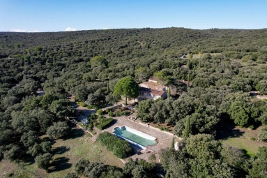 Uzes Area for sale for 1,690,000&euro; in Gard, Languedoc-Roussillon