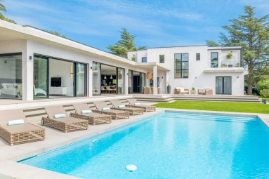4 Bedroom(s) - 4 Bathroom(s) - 4,500m² land for sale in Alpes-Maritimes, Provence-Alpes-Côte-d'Azur, France - FrenchPropertyPortal.com Mougins, Valbonne, Grasse Area for sale for 4,980,000€ in Alpes-Maritimes, Provence-Alpes-Côte-d'Azur