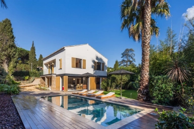 4 Bedroom(s) - 3 Bathroom(s) - 1,025m² land for sale in Var, Provence-Alpes-Côte-d\'Azur, France - FrenchPropertyPortal.com St. Tropez, Grimaud Area for sale for 2,300,000€ in Var, Provence-Alpes-Côte-d\'Azur