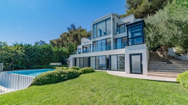 4 Bedroom(s) - 3 Bathroom(s) - 483m² land for sale in Alpes-Maritimes, Provence-Alpes-Côte-d'Azur, France - FrenchPropertyPortal.com Menton, Cap Martin Area for sale for 4,950,000€ in Alpes-Maritimes, Provence-Alpes-Côte-d'Azur