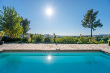 4 Bedroom(s) - 3 Bathroom(s) - 2,500m² land for sale in Var, Provence-Alpes-Côte-d\'Azur, France - FrenchPropertyPortal.com Provence Coast (Cassis to Cavalaire) for sale for 2,200,000€ in Var, Provence-Alpes-Côte-d\'Azur