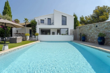 Provence Coast (Cassis to Cavalaire) for sale for 1,650,000&euro; in Var, Provence-Alpes-Côte-d\'Azur