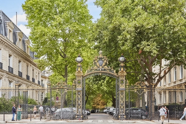 3 Bedroom(s) - 1 Bathroom(s) - 0 m² land for sale in Paris, Ile-de-France, France - FrenchPropertyPortal.com Golden Triangle - Trocadéro (8th - 16th) for sale for 1,795,000€ in Paris, Ile-de-France