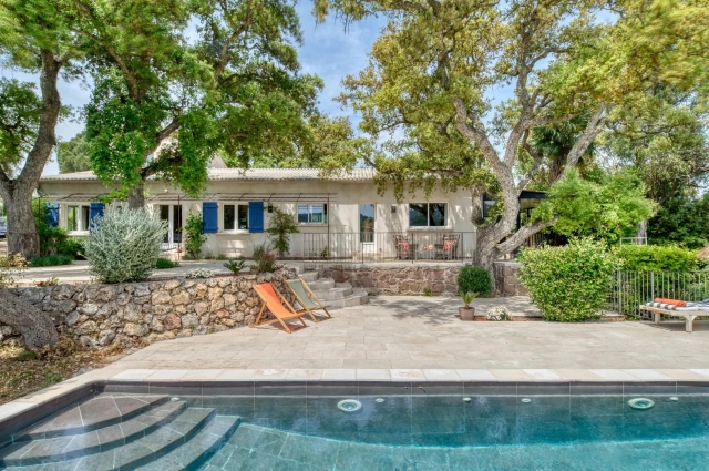 7 Bedroom(s) - 5 Bathroom(s) - 100,000m² land for sale in Var, Provence-Alpes-Côte-d\'Azur, France - FrenchPropertyPortal.com Var Countryside (Fayence, Lorgues, Cotignac) for sale for 2,990,000€ in Var, Provence-Alpes-Côte-d\'Azur