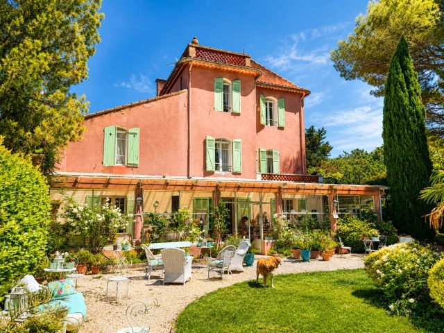 Alpilles (Saint Remy, Maussane, Arles) for sale for 1,300,000&euro; in Bouches-du-Rhône, Provence-Alpes-Côte-d'Azur