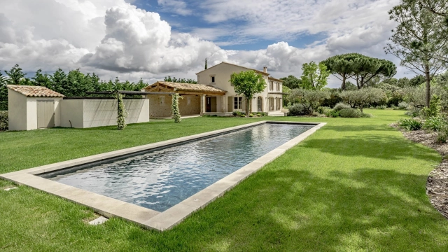 Alpilles (Saint Remy, Maussane, Arles) for sale for 3,498,000&euro; in Bouches-du-Rhône, Provence-Alpes-Côte-d'Azur