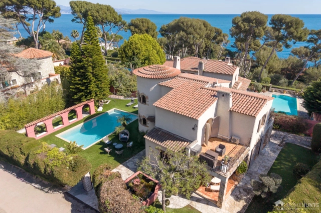 4 Bedroom(s) - 1 Bathroom(s) - 902m² land for sale in Alpes-Maritimes, Provence-Alpes-Côte-d'Azur, France - FrenchPropertyPortal.com Antibes Area for sale for 3,180,000€ in Alpes-Maritimes, Provence-Alpes-Côte-d'Azur