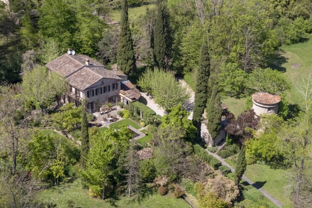 7 Bedroom(s) - 6 Bathroom(s) - 30,000m² land for sale in Alpes-Maritimes, Provence-Alpes-Côte-d'Azur, France - FrenchPropertyPortal.com Mougins, Valbonne, Grasse Area for sale for 5,950,000€ in Alpes-Maritimes, Provence-Alpes-Côte-d'Azur