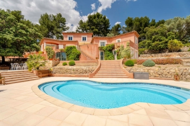 4 Bedroom(s) - 2 Bathroom(s) - 5,155m² land for sale in Var, Provence-Alpes-Côte-d\'Azur, France - FrenchPropertyPortal.com Provence Coast (Cassis to Cavalaire) for sale for 1,352,000€ in Var, Provence-Alpes-Côte-d\'Azur