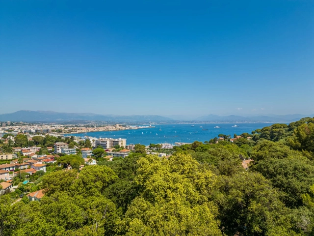 3 Bedroom(s) - 2 Bathroom(s) - 1,500m² land for sale in Alpes-Maritimes, Provence-Alpes-Côte-d'Azur, France - FrenchPropertyPortal.com Antibes Area for sale for 1,290,000€ in Alpes-Maritimes, Provence-Alpes-Côte-d'Azur