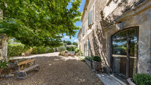 Alpilles (Saint Remy, Maussane, Arles) for sale for 2,685,000&euro; in Bouches-du-Rhône, Provence-Alpes-Côte-d'Azur