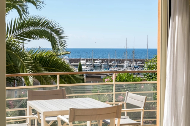 4 Bedroom(s) - 3 Bathroom(s) - 0 m² land for sale in Alpes-Maritimes, Provence-Alpes-Côte-d'Azur, France - FrenchPropertyPortal.com Cannes Area for sale for 1,195,000€ in Alpes-Maritimes, Provence-Alpes-Côte-d'Azur