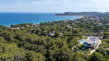 4 Bedroom(s) - 4 Bathroom(s) - 1,876m² land for sale in Var, Provence-Alpes-Côte-d\'Azur, France - FrenchPropertyPortal.com Provence Coast (Cassis to Cavalaire) for sale for 6,340,000€ in Var, Provence-Alpes-Côte-d\'Azur