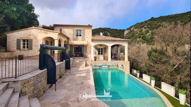Uzes Area for sale for 998,000&euro; in Gard, Languedoc-Roussillon