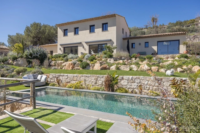 5 Bedroom(s) - 2 Bathroom(s) - 1,100m² land for sale in Alpes-Maritimes, Provence-Alpes-Côte-d'Azur, France - FrenchPropertyPortal.com Vence, St. Paul Area for sale for 2,490,000€ in Alpes-Maritimes, Provence-Alpes-Côte-d'Azur