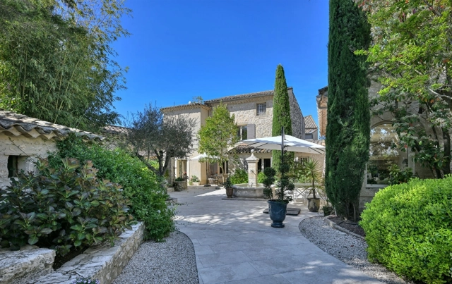 Uzes Area for sale for 1,995,000&euro; in Gard, Languedoc-Roussillon