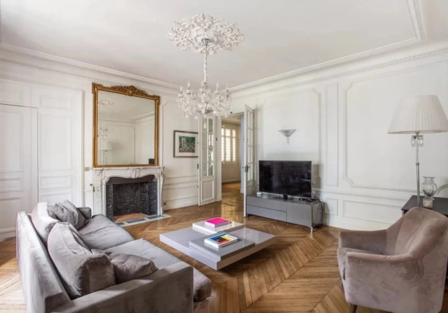 3 Bedroom(s) - 2 Bathroom(s) - 0 m² land for sale in Paris, Ile-de-France, France - FrenchPropertyPortal.com Golden Triangle - Trocadéro (8th - 16th) for sale for 2,430,000€ in Paris, Ile-de-France
