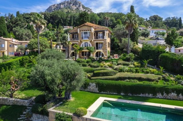 6 Bedroom(s) - 5 Bathroom(s) - 7,400m² land for sale in Alpes-Maritimes, Provence-Alpes-Côte-d'Azur, France - FrenchPropertyPortal.com Vence, St. Paul Area for sale for 3,400,000€ in Alpes-Maritimes, Provence-Alpes-Côte-d'Azur