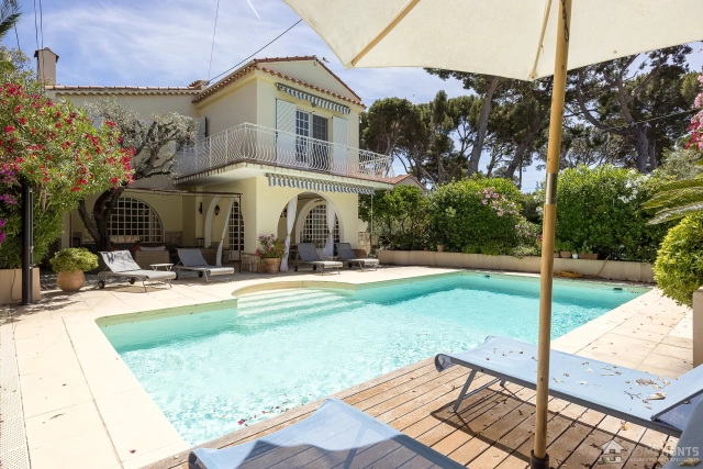 4 Bedroom(s) - 4 Bathroom(s) - 1,050m² land for sale in Alpes-Maritimes, Provence-Alpes-Côte-d'Azur, France - FrenchPropertyPortal.com Antibes Area for sale for 3,900,000€ in Alpes-Maritimes, Provence-Alpes-Côte-d'Azur