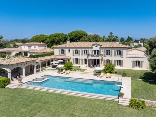 6 Bedroom(s) - 6 Bathroom(s) - 6,994m² land for sale in Alpes-Maritimes, Provence-Alpes-Côte-d'Azur, France - FrenchPropertyPortal.com Antibes Area for sale for 17,500,000€ in Alpes-Maritimes, Provence-Alpes-Côte-d'Azur