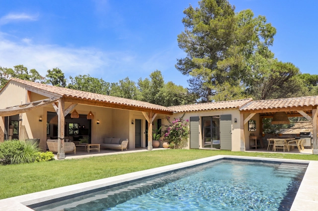 5 Bedroom(s) - 4 Bathroom(s) - 3,500m² land for sale in Var, Provence-Alpes-Côte-d\'Azur, France - FrenchPropertyPortal.com St. Tropez, Grimaud Area for sale for 3,120,000€ in Var, Provence-Alpes-Côte-d\'Azur