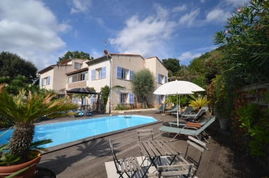 6 Bedroom(s) - 4 Bathroom(s) - 1,042m² land for sale in Alpes-Maritimes, Provence-Alpes-Côte-d'Azur, France - FrenchPropertyPortal.com Vence, St. Paul Area for sale for 1,495,000€ in Alpes-Maritimes, Provence-Alpes-Côte-d'Azur