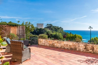 2 Bedroom(s) - 1 Bathroom(s) - 33m² land for sale in Alpes-Maritimes, Provence-Alpes-Côte-d'Azur, France - FrenchPropertyPortal.com Menton, Cap Martin Area for sale for 1,950,000€ in Alpes-Maritimes, Provence-Alpes-Côte-d'Azur