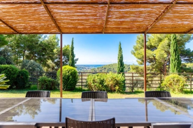 5 Bedroom(s) - 3 Bathroom(s) - 2,370m² land for sale in Var, Provence-Alpes-Côte-d\'Azur, France - FrenchPropertyPortal.com Provence Coast (Cassis to Cavalaire) for sale for 2,184,000€ in Var, Provence-Alpes-Côte-d\'Azur