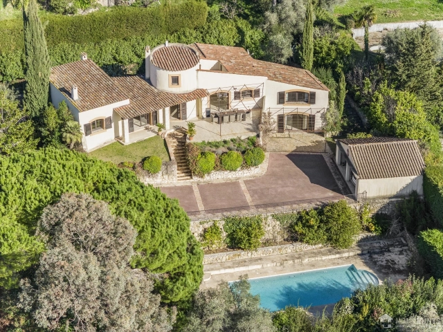 3 Bedroom(s) - 3 Bathroom(s) - 1,884m² land for sale in Alpes-Maritimes, Provence-Alpes-Côte-d'Azur, France - FrenchPropertyPortal.com Mougins, Valbonne, Grasse Area for sale for 1,750,000€ in Alpes-Maritimes, Provence-Alpes-Côte-d'Azur