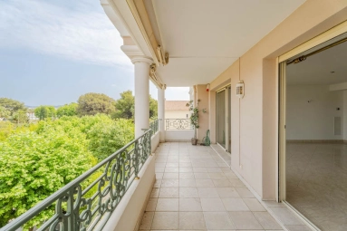 3 Bedroom(s) - 1 Bathroom(s) - 0 m² land for sale in Var, Provence-Alpes-Côte-d\'Azur, France - FrenchPropertyPortal.com Provence Coast (Cassis to Cavalaire) for sale for 1,470,000€ in Var, Provence-Alpes-Côte-d\'Azur