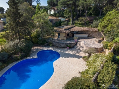 St Raphaël, Ste Maxime Area for sale for 1,550,000&euro; in Var, Provence-Alpes-Côte-d\'Azur