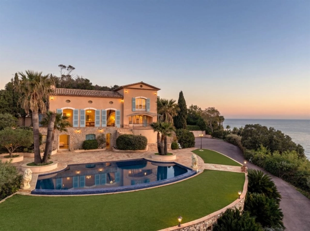 St Raphaël, Ste Maxime Area for sale for 3,600,000&euro; in Var, Provence-Alpes-Côte-d\'Azur
