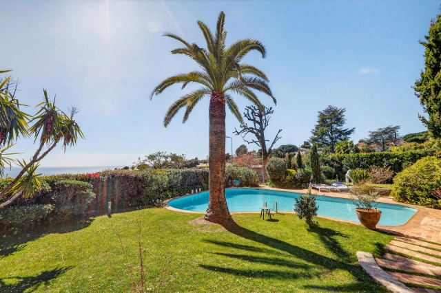 3 Bedroom(s) - 1 Bathroom(s) - 1,490m² land for sale in Alpes-Maritimes, Provence-Alpes-Côte-d'Azur, France - FrenchPropertyPortal.com Cannes Area for sale for 3,900,000€ in Alpes-Maritimes, Provence-Alpes-Côte-d'Azur