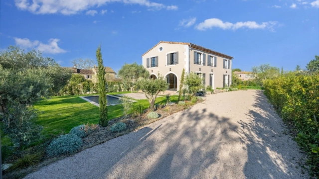 5 Bedroom(s) - 5 Bathroom(s) - 1,000m² land for sale in Bouches-du-Rhône, Provence-Alpes-Côte-d'Azur, France - FrenchPropertyPortal.com Alpilles (Saint Remy, Maussane, Arles) for sale for 3,450,000€ in Bouches-du-Rhône, Provence-Alpes-Côte-d'Azur