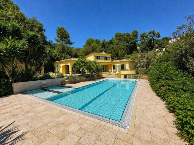4 Bedroom(s) - 3 Bathroom(s) - 3,193m² land for sale in Alpes-Maritimes, Provence-Alpes-Côte-d'Azur, France - FrenchPropertyPortal.com Mougins, Valbonne, Grasse Area for sale for 1,190,000€ in Alpes-Maritimes, Provence-Alpes-Côte-d'Azur