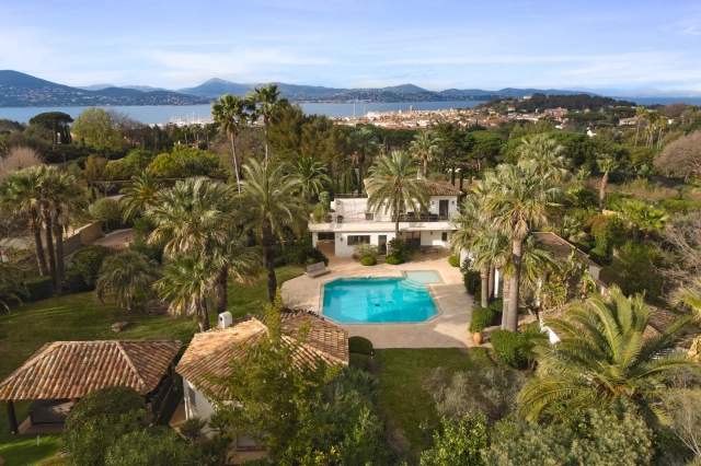 6 Bedroom(s) - 3 Bathroom(s) - 3,655m² land for sale in Var, Provence-Alpes-Côte-d\'Azur, France - FrenchPropertyPortal.com St. Tropez, Grimaud Area for sale for 8,950,000€ in Var, Provence-Alpes-Côte-d\'Azur