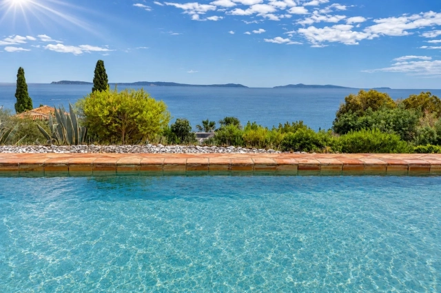 Provence Coast (Cassis to Cavalaire) for sale for 2,494,000&euro; in Var, Provence-Alpes-Côte-d\'Azur