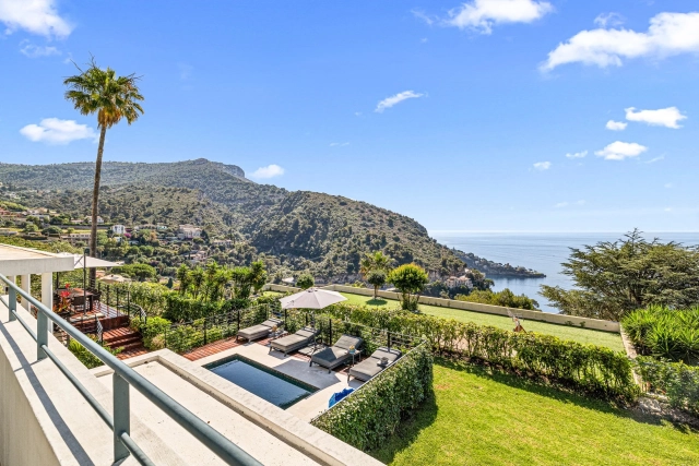 Villefranche, Cap Ferrat Area for sale for 5,250,000&euro; in Alpes-Maritimes, Provence-Alpes-Côte-d'Azur