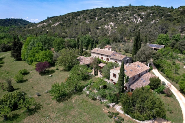 Uzes Area for sale for 2,950,000&euro; in Gard, Languedoc-Roussillon