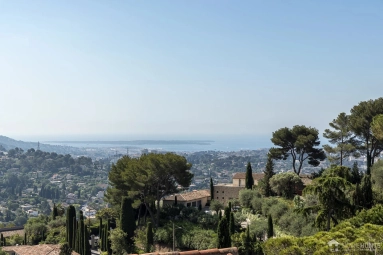 Mougins, Valbonne, Grasse Area for sale for 980,000&euro; in Alpes-Maritimes, Provence-Alpes-Côte-d'Azur