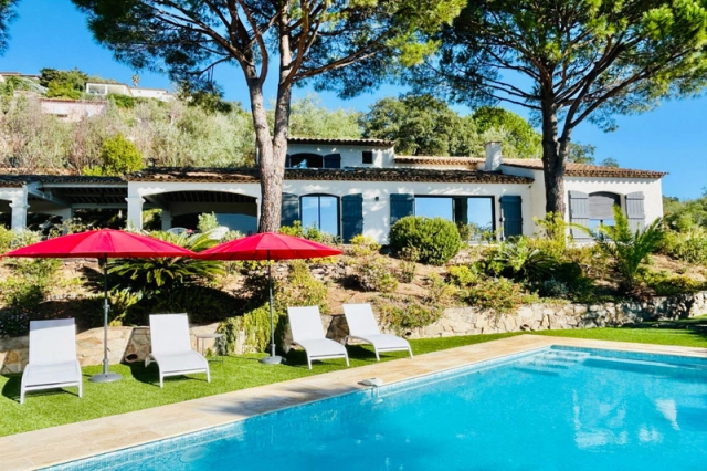 5 Bedroom(s) - 4 Bathroom(s) - 2,261m² land for sale in Var, Provence-Alpes-Côte-d\'Azur, France - FrenchPropertyPortal.com St Raphaël, Ste Maxime Area for sale for 2,835,000€ in Var, Provence-Alpes-Côte-d\'Azur