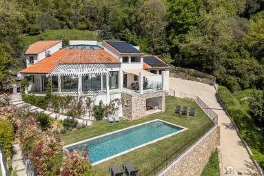 4 Bedroom(s) - 4 Bathroom(s) - 0 m² land for sale in Alpes-Maritimes, Provence-Alpes-Côte-d'Azur, France - FrenchPropertyPortal.com Mougins, Valbonne, Grasse Area for sale for 1,395,000€ in Alpes-Maritimes, Provence-Alpes-Côte-d'Azur