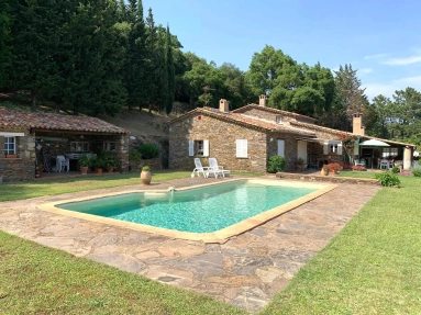 2 Bedroom(s) - 2 Bathroom(s) - 7,115m² land for sale in Var, Provence-Alpes-Côte-d\'Azur, France - FrenchPropertyPortal.com St. Tropez, Grimaud Area for sale for 1,365,000€ in Var, Provence-Alpes-Côte-d\'Azur