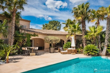 5 Bedroom(s) - 6 Bathroom(s) - 3,383m² land for sale in Var, Provence-Alpes-Côte-d\'Azur, France - FrenchPropertyPortal.com St. Tropez, Grimaud Area for sale for 3,200,000€ in Var, Provence-Alpes-Côte-d\'Azur