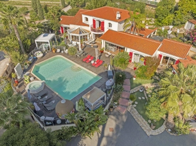 7 Bedroom(s) - 7 Bathroom(s) - 1,800m² land for sale in Var, Provence-Alpes-Côte-d\'Azur, France - FrenchPropertyPortal.com Provence Coast (Cassis to Cavalaire) for sale for 2,800,000€ in Var, Provence-Alpes-Côte-d\'Azur